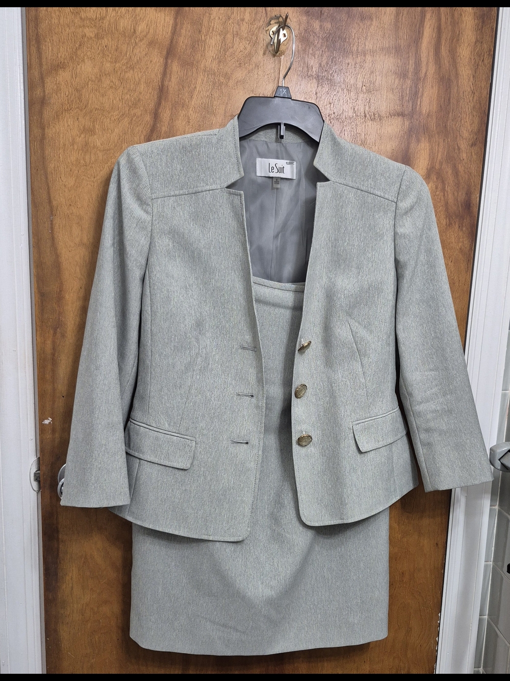 Le Suit Light Gray Women's Skirt Suit